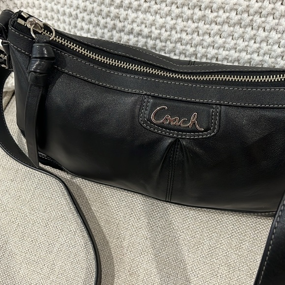 Coach Park Leather Duffle Bag F19729 Black Convertible handles - Picture 3 of 11